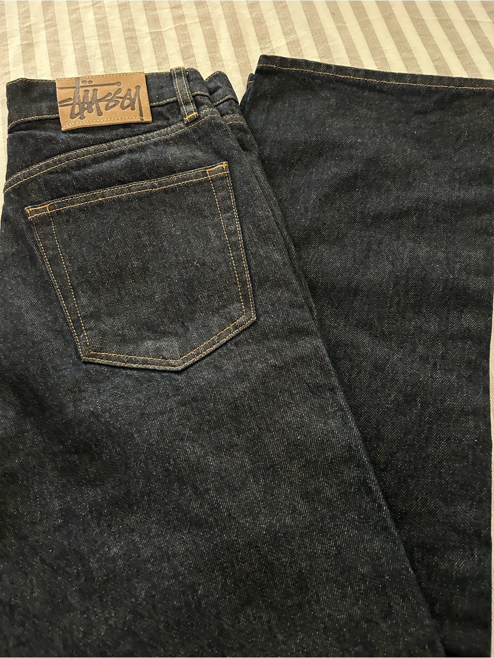 NWT Stussy Men's dark blue Straight-Leg Jeans with Contrast Stitching
